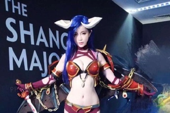 Mãn nhãn với cosplay DOTA 2 tại giải đấu Shanghai Major