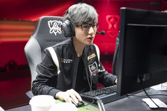 Vừa mới gia nhập chưa lâu, tân binh mới của SKT T1 đã bị kẻ khác cướp mất "suất"