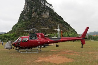 Máy bay rơi ở phim trường "King Kong 2"