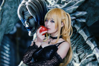 Cosplay Misa cực gợi cảm trong Death Note