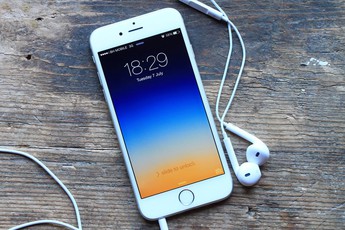 Đắng lòng cha bán con gái 18 ngày tuổi với giá 80 triệu đồng... để mua Iphone