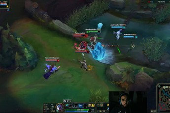 Liên Minh Huyền Thoại: Ăn 4 mạng ở lv1 với cột băng của Trundle và bẫy của Caitlyn