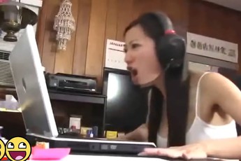 Đang combat bị lỗi màn hình xanh, game thủ nữ đập nát laptop