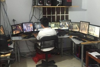 Choáng ngợp trước dàn máy phục vụ "cày thuê" của đại gia Đột Kích