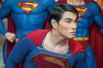 Gặp gỡ người trải qua 23 lần phẫu thuật để trở thành "Superman"