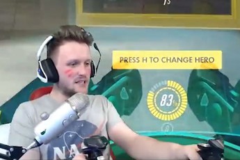 Bá đạo anh chàng chế hẳn cần lái D.VA của Overwatch ngoài đời thực chơi cho dễ
