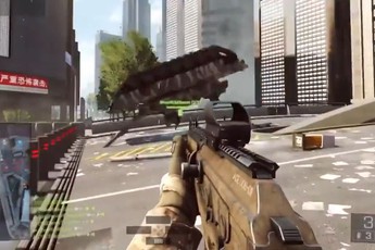 Game thủ nghịch ngợm làm xe tăng phe mình 'lộn tu' giữa chiến trường