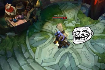 Hài hước khi team bạn gặp SKT T1 trong Rank đơn và Faker Troll như chưa được Troll