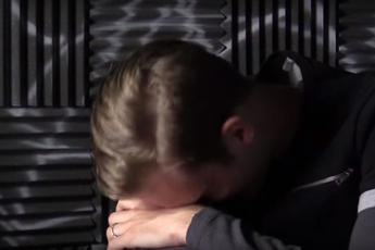 Gào thét quá ồn ào, PewDiePie bị đuổi ra khỏi nhà