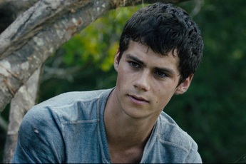 Dylan O'brien bị xe tải đâm trên phim trường, The Maze Runner chính thức bị hoãn