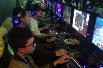 LMHT: Vừa bị bùng 200 nghìn giờ chơi xong, QTV Center đón chào vị khách vượt 500 km tới