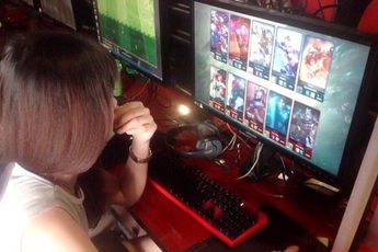 Chủ quán net ra thử thách cực khó: Thua 10 trận xếp hạng LMHT đầu mùa tặng 10 tiếng miễn phí