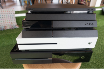 Cùng theo dõi chùm ảnh dưới đây để phân biệt rõ về PS4 Slim, PS4 và Xbox One