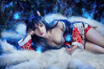 Nóng mắt với bộ ảnh cosplay nàng "Cáo chín đuôi" Ahri hớp hồn game thủ