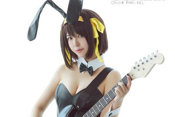 Cosplay nữ sinh Suzumiya Haruhi "nhìn là muốn yêu" theo phong cách Bunny Thỏ Ngọc