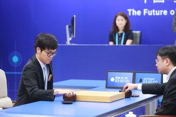 Trí tuệ nhân tạo AlphaGO tiếp tục thắng kỳ thủ cờ vây số 1 thế giới ở trận thứ 2: Loài người phải thừa nhận máy móc quá giỏi