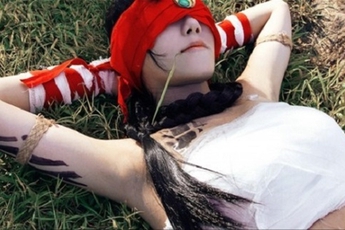 Bắt gặp bạn gái của thầy tu mù Lee Sin đang trình diễn cosplay