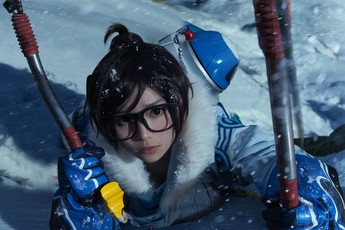 Ngỡ ngàng với bộ ảnh cosplay Mei (Overwatch) được chụp ở tận Bắc Cực