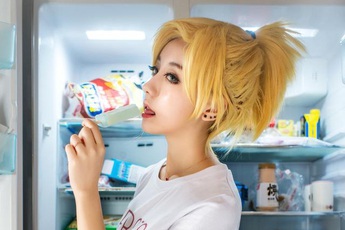 Chảy máu mũi với cosplay nữ tướng Mercy cực gợi cảm trong Overwatch