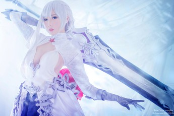 Ngỡ ngàng với cosplay Bạch Tuyết cực gợi cảm trong game di động SINoALICE