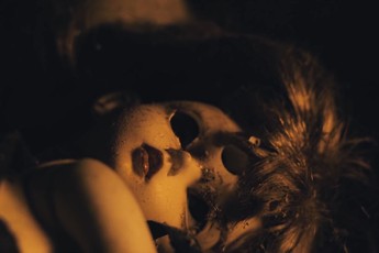 Không ngờ tại Nhật, video quảng cáo game kinh dị thế này cũng được lên TV