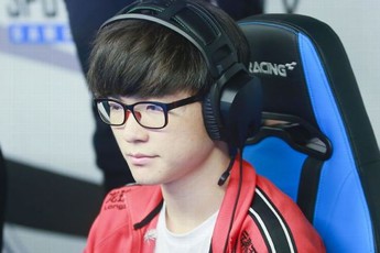 Thi đấu quá xuất sắc trong tuần đầu tiên, Faker lên tiếng ca ngợi người đồng đội mới của mình
