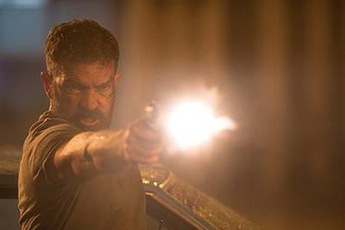 Nghẹt thở với phim hành động "Security" của tài tử "Zoro" Antonio Banderas, có sự tham gia của Cung Lê