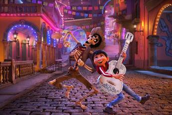 Coco - phim hoạt hình lớn nhất của Pixar trong năm 2017 tung trailer chính thức