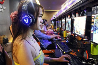 Dàn mỹ nhân Việt bất ngờ đại náo phòng Net của QTV