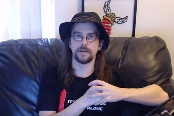 Người đàn ông hơn 1 năm trời không ra khỏi nhà, chỉ ngồi chơi game với bạn gái