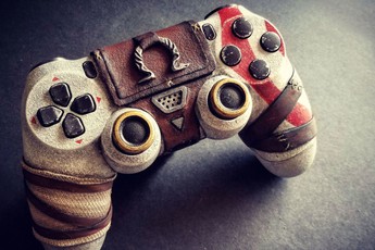 God of War phải năm sau mới ra mắt, nhưng chiếc tay cầm này sẽ khiến fan rạo rực từng ngày chờ game