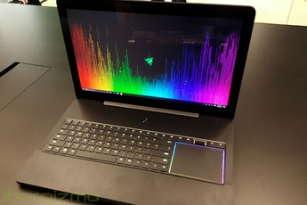 "Đồ chơi game thủ" quả thật xấu xí, nhưng ngạc nhiên là ai cũng thích mê