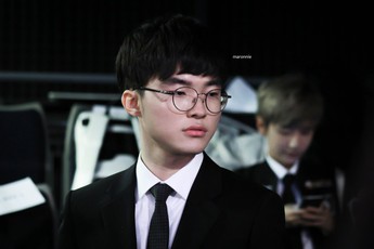 LMHT: Bị vô lễ, Faker lên tiếng nhắc khéo đàn em tại SKT T1 phải biết tôn ti trật tự