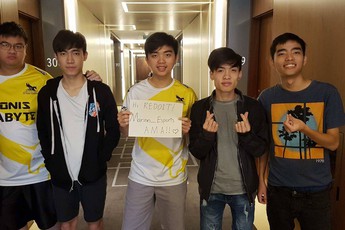 Hỏi - Đáp với fan hâm mộ quốc tế, tuyển LMHT Việt Nam trả lời lúc nào thì "lên đời" chuột và bàn phím mới xịn hơn