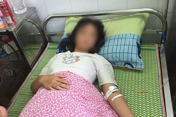 Hà Nội: Đang chơi game, nữ sinh 14 tuổi bị đàn chị hành hung phải nhập viện