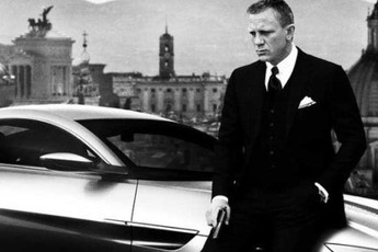 Bị tiền mua chuộc, Daniel Craig sẽ trở lại sắm vai điệp viên vĩ đại 007