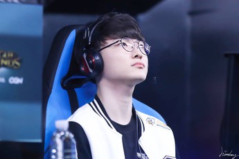 LMHT: Faker bất ngờ vác Jax đi Mid, đánh xong mới thấy chán muốn... AFK