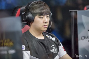 "Binh bại như núi đổ", fan hâm mộ Hàn Quốc lật lại "phốt" của Bang mấy tháng trước, kêu gọi tẩy chay skin SKT