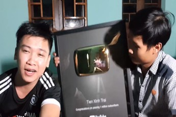 Đột Kích: Tiến Xinh Trai mừng phát khóc, cảm ơn người hâm mộ trong ngày giành nút Play mạ vàng