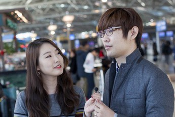 LMHT: "Để vợ lên đầu là trường sinh bất tử", đi đánh Siêu Sao Đại Chiến 2017, thanh niên này dắt cả bà xã theo