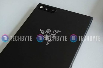 Lộ ảnh đầu tiên của smartphone Razer: Vuông chằn chặn y như Xperia, camera kép