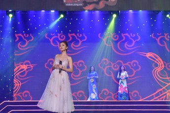 Bích Phương dịu dàng “đọ sắc” cùng Top 10 Miss Võ Lâm Truyền Kỳ Mobile