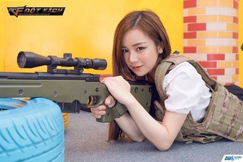 Thủy Tiên - hot girl ngủ gật tiếp tục tung ra những hình ảnh nóng bỏng trong bộ cosplay Đột Kích mới nhất