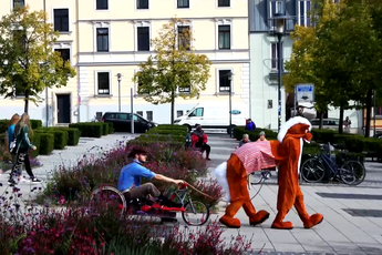 Chết cười với fan cuồng Red Dead Redemption, mang luôn công thức game áp dụng vào đời thực