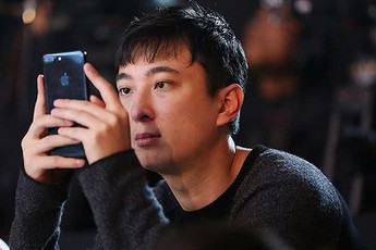 Chỉ một cú bấm follow, đại gia Vương Tư Thông biến hot girl Trung Quốc thành hiện tượng mạng xã hội