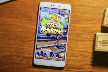 Top 4 smartphone tầm trung có dung lượng pin khủng đáng mua dịp đầu năm