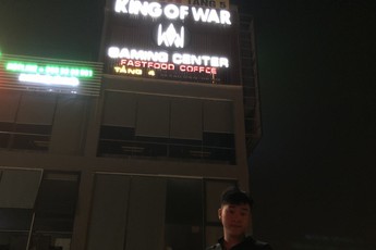 Còn chưa đến ngày khai trương, biển hiệu của KOW Gaming Center 2 đã sáng đèn, King of War bảo đây là... Khách Sạn 5 sao