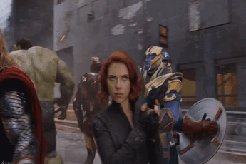 Thanos đầy uy quyền có thể xoá sổ vũ trụ bị game thủ đem ra làm trò cười như thế này đây...