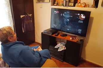 Cụ bà 82 tuổi trở thành gamer nổi tiếng sau khi được cháu trai chia sẻ câu chuyện của mình lên Internet