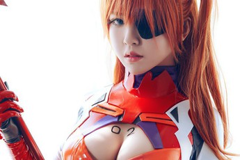 Bỏng mắt với cosplay nàng Asuka trong Evangelion - Một trong 10 Anime nổi tiếng nhất Nhật Bản